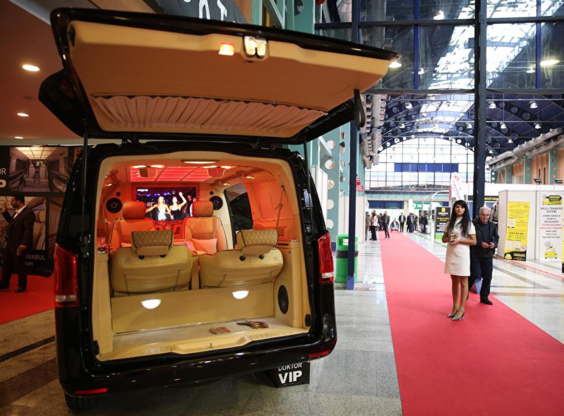 أفضل سيارات التخييم في العالم وأسعارها منازل متنقلة