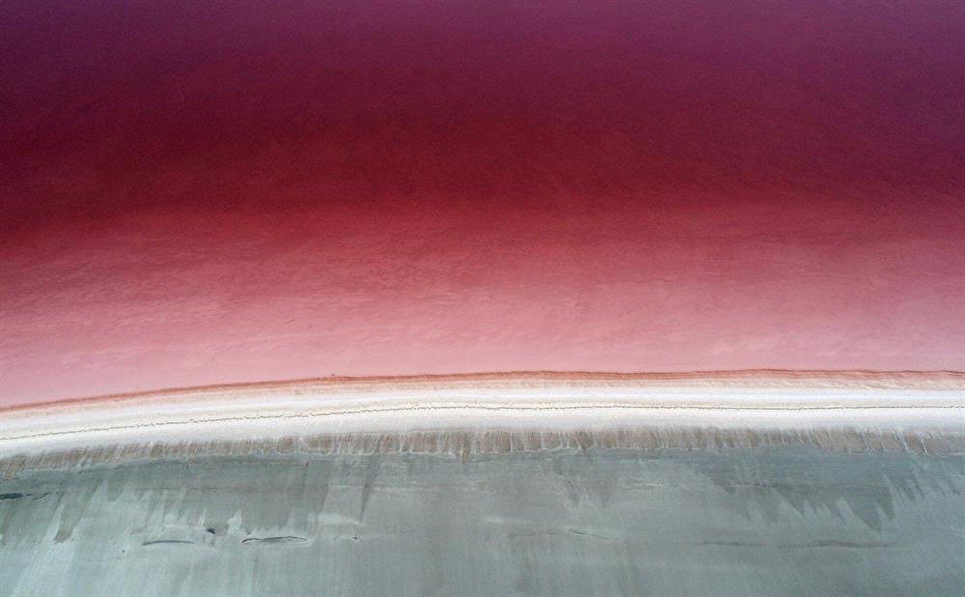 Salt Lake S Color Turns White To Red In Turkey S Aksaray