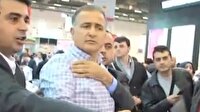 Ekrem Dumanlı'ya soru soran muhabire dayak