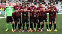 Futbolcular sakal yasağına uydu