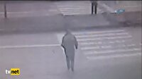 Otomobil yayaya böyle çarptı