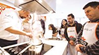 Noodle’ı da kendimize benzettik