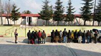 Suriyeli kaçaklar taksiyle sınıra getirildi