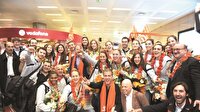 Şampiyon omuzlarda