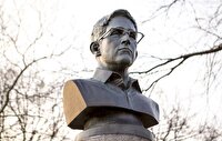 New York'a gizlice Snowden heykeli diktiler
