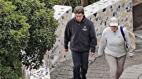 Merkel'in şapkası sosyal medyayı salladı