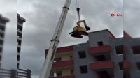 Adana'da değişik bina yıkım tekniği