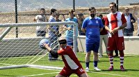 Efsaneler görme engellilerle golbol oynadı