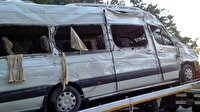 Turist taşıyan minibüs devrildi: 1 ölü