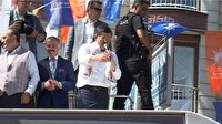 Davutoğlu'nun yolunu kesip miting yaptırdılar