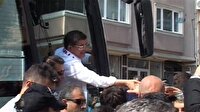 Yolu kesip Davutoğlu’na miting yaptırdılar