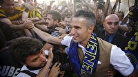 Dünya Van Persie'yi konuşuyor