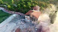 Heyelanda 3 katlı okul çöktü