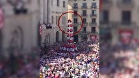 İnsan piramidi böyle çöktü!