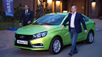 Putin yerli otomobili test etti