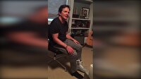 Michael J. Fox kendi kendine bağlanan Nike'ı denedi