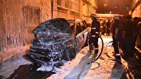 Fatih'te 3 otomobil kundaklandı