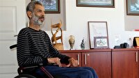 Kitaplarını "bileğinin gücüyle" yazıyor