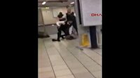 Londra metrosunda bıçaklı saldırı kamerada