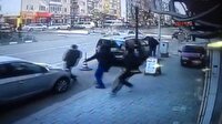 Kütahya'da yayalar otomobilden böyle kaçtı