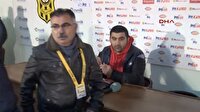 Ümit Özat konuşurken salonu terk ettiler