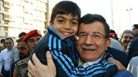 Başbakan Davutoğlu'na Medine'de sevgi seli