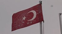 Mehmetçik bayrağın donduğu yerde görev yapıyor