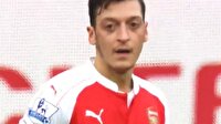 Mesut Özil'den asist öncesi dua!