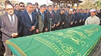 Ağabeyini dualarla uğurladı