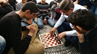 Davutoğlu ile Erkan'ın satranç maçı kırdı geçirdi