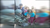 Cizre'de askerle çocuğun ilginç oyunu
