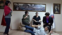 Hayır için ilk kez tiyatro sahnesindeler