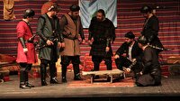 Kürşad ve 40 çerisi, tiyatro sahnesinde