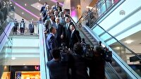 Bahçeli, AVM'de vatandaşlarla sohbet etti