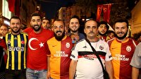 Taraftarlar demokrasi için bir araya geldi