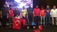 En sevimli demokrasi nöbetçisini mutlu eden hediye