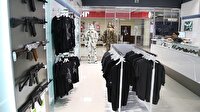 Moskova'daki havalimanında kalaşnikof mağazası