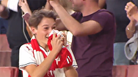 Mesut Özil taraftarı mest etti!