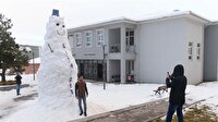 Öğrenciler 5,5 metrelik kardan adam yaptı -Uşak haberleri