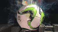 Futbol topu ısıtılmış testere ile kesildi