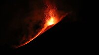 Harekete geçen Etna Yanardağı böyle görüntülendi