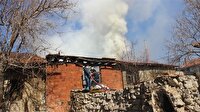 Tavşanlı’da çıkan yangında 2 katlı ev küle döndü