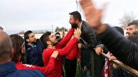 Futbolcularla taraftarlar arasında gerginlik