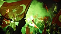 Halk oylamasının sonuçları kutlanıyor