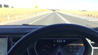Tesla otopilotta yolda uyursanız ne olur?