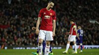 Manchester United Ibrahimovic'i bırakıyor