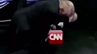 Trump CNN'i böyle dövdü!