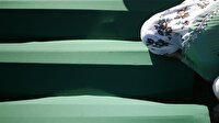 Srebrenitsa kurbanlarının tabutları şehitliğe taşındı