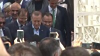 Vatandaş Erdoğan'ı görünce telefona sarıldı