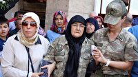 Şehit annesi oğlunu üniformasıyla uğurladı